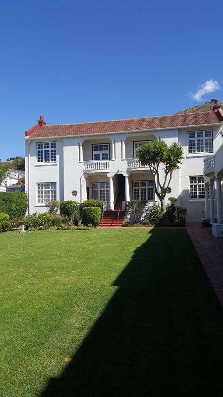 2 Bedroom Property for Sale in Green Point Western Cape